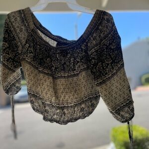 Black and white 3/4 Sleeve Crop Blouse